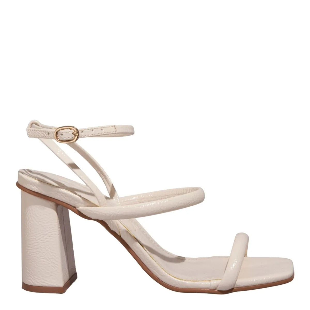 Sandália Off White Salto Bloco Verniz Degalls