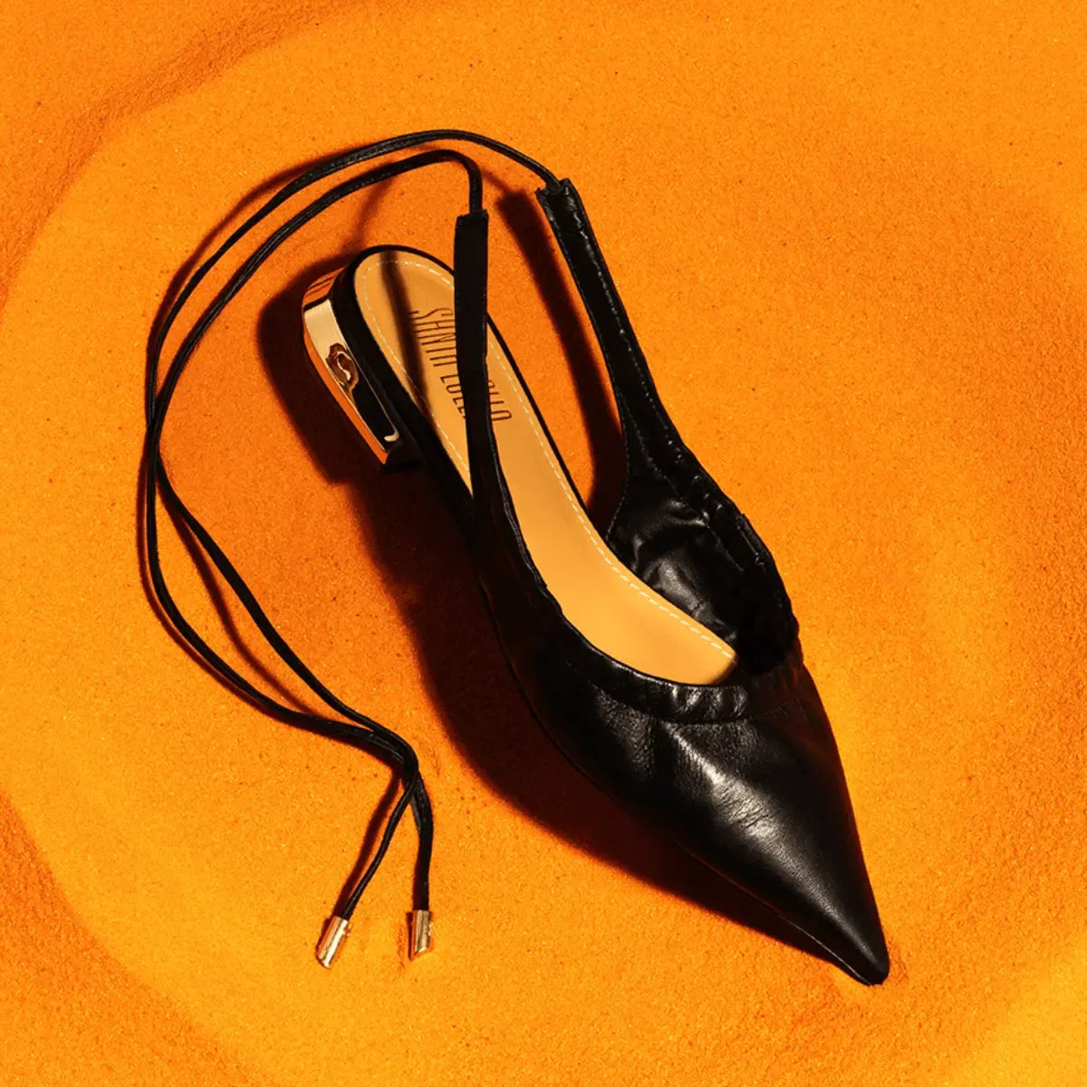 Sapatilha Preta Santa Lolla Amarração Bico Fino 