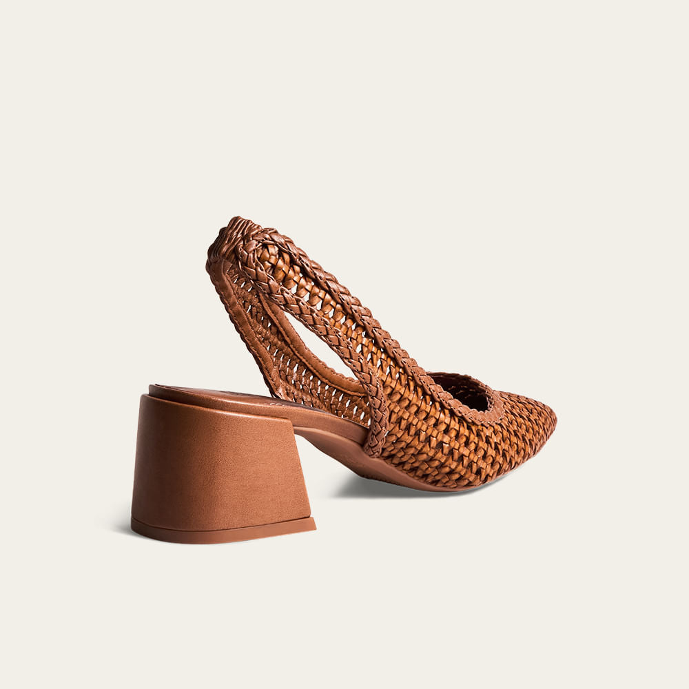 Scarpin Santa Lolla Caramelo Tressê Slingback