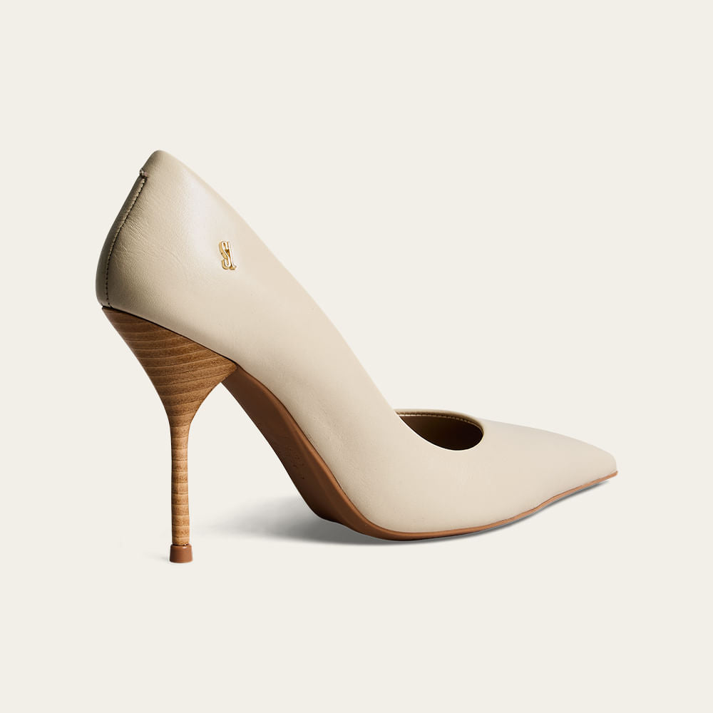 Scarpin Santa Lolla Off White Couro Salto Alto Fino