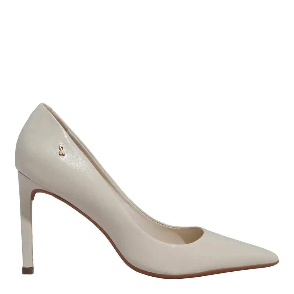 Scarpin Santa Lolla Off White Couro Salto Fino