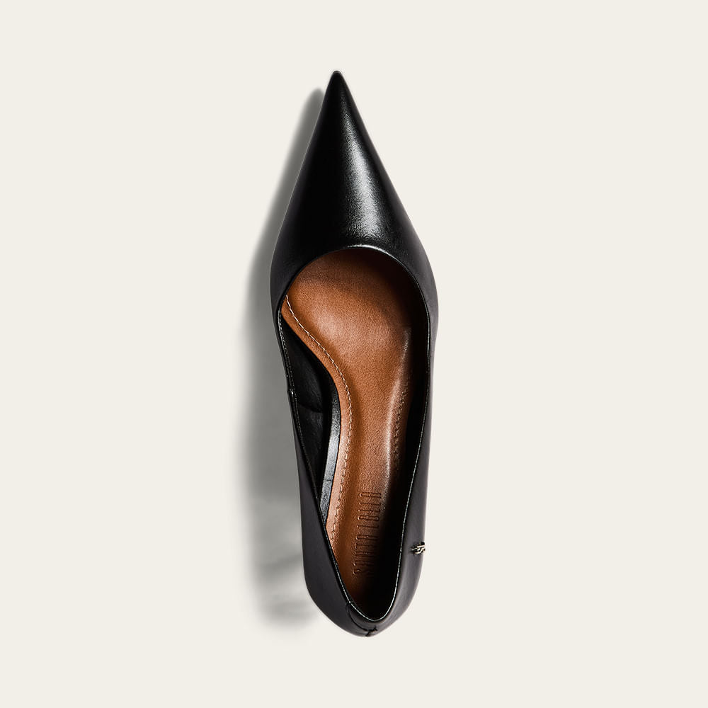 Scarpin Santa Lolla Preto Couro Bico Fino
