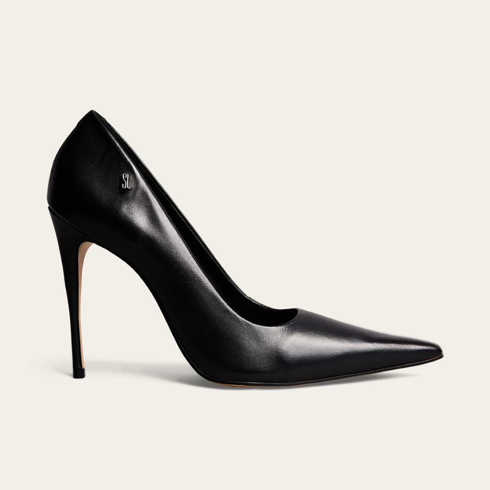 Scarpin Santa Lolla Preto Couro Salto Agulha