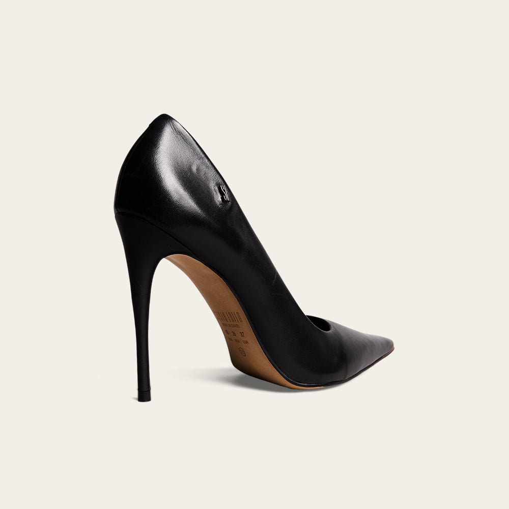 Scarpin Santa Lolla Preto Couro Salto Agulha