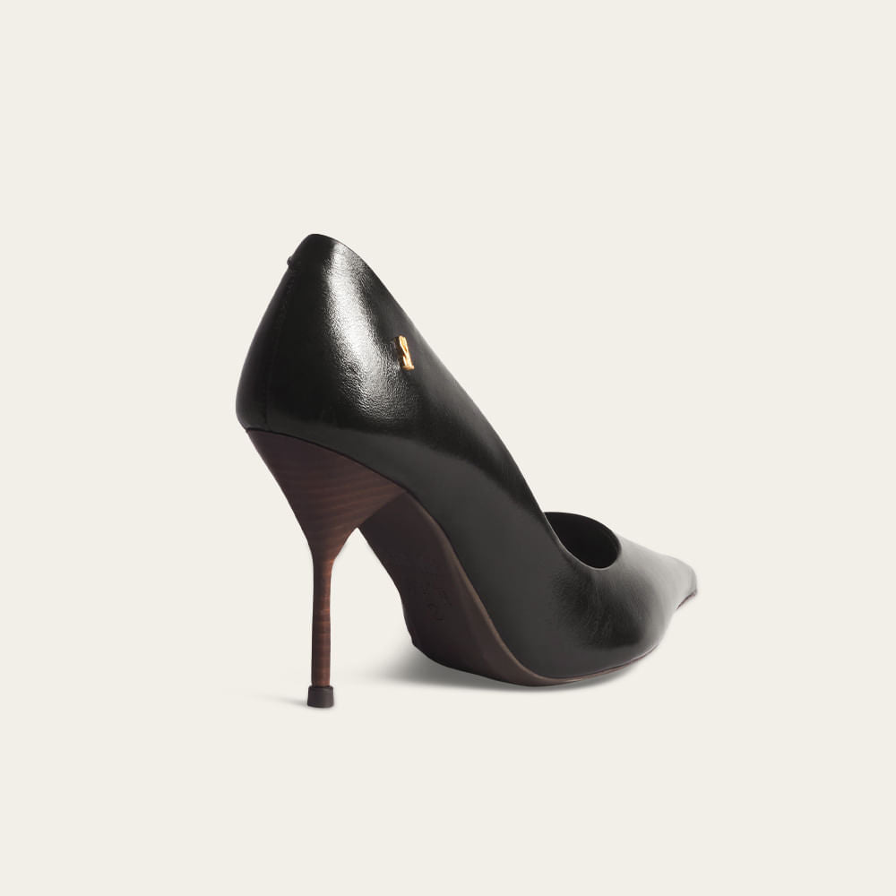 Scarpin Santa Lolla Preto Couro Salto Fino