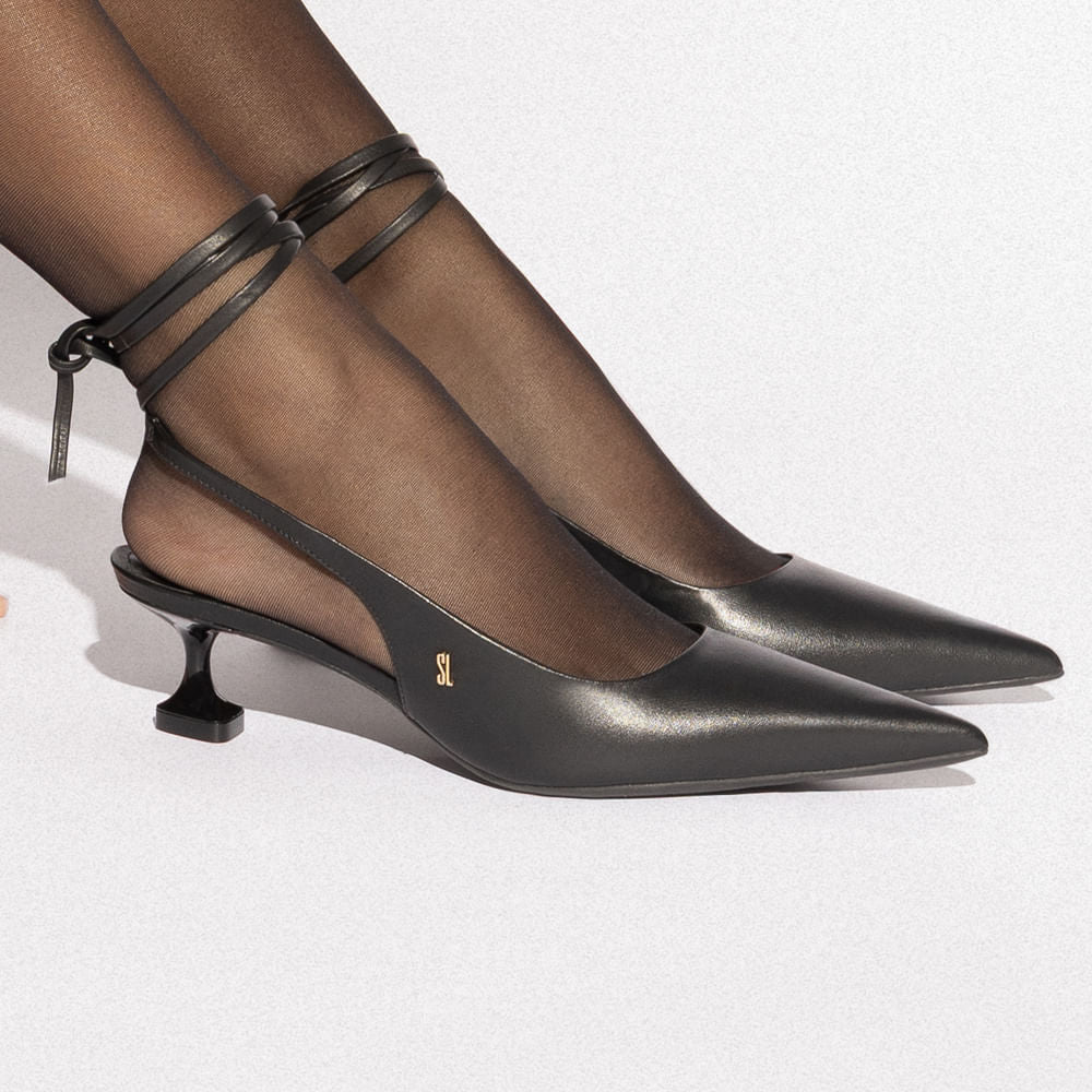 Scarpin Santa Lolla Preto Couro Slingback Amarração