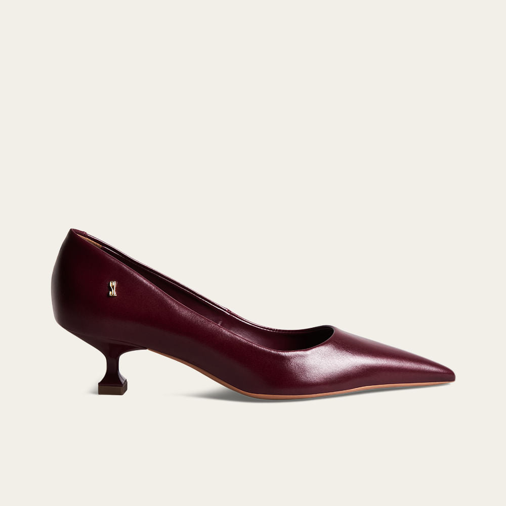 Scarpin Santa Lolla Vinho Couro Bico Fino