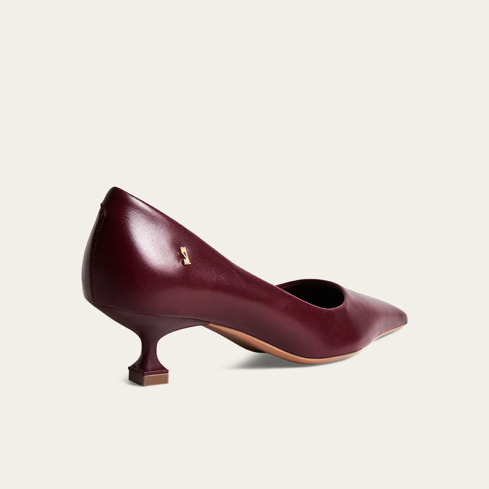 Scarpin Santa Lolla Vinho Couro Bico Fino