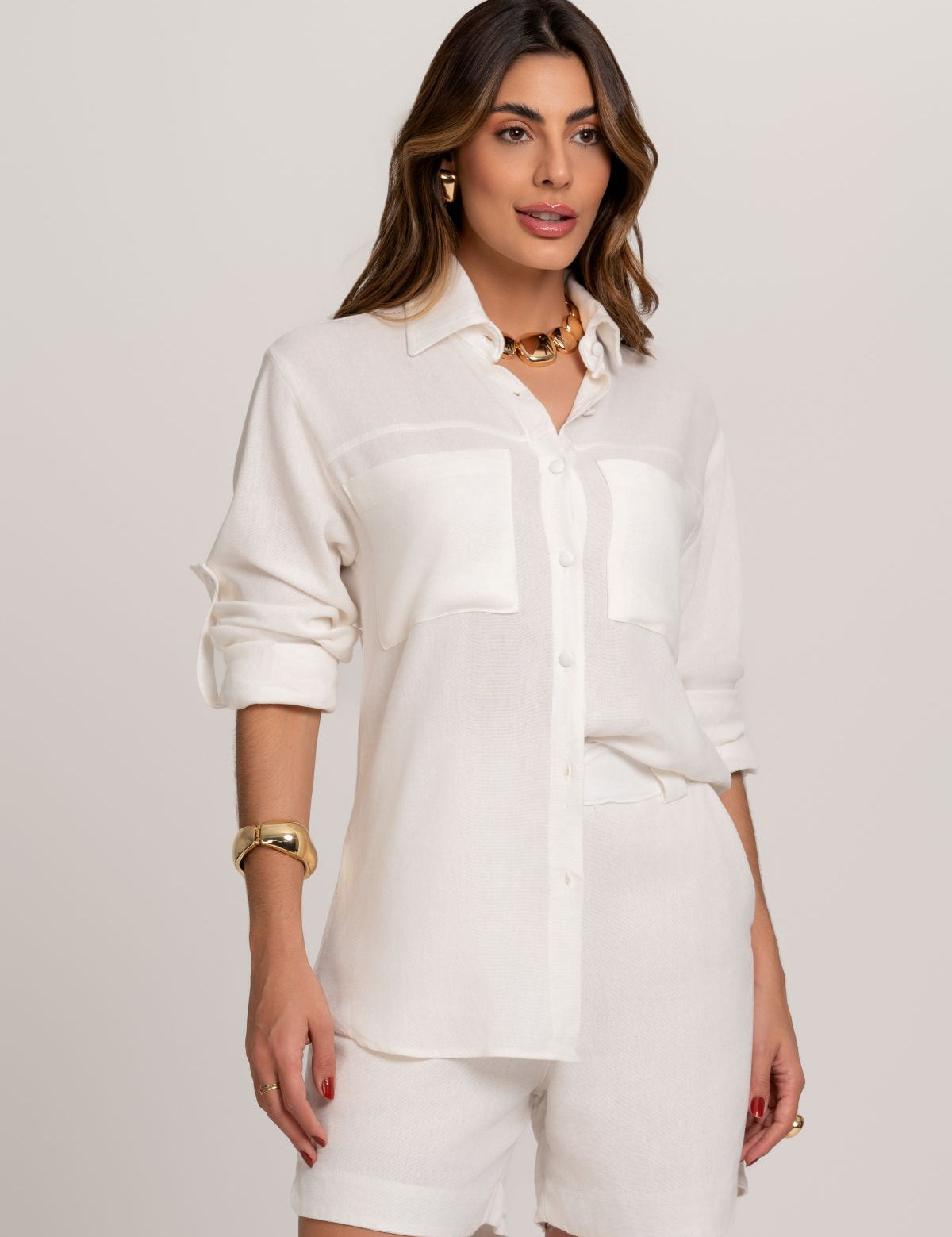 Short De Linho Off White Com Botao Dourado Frysaide