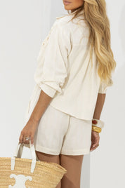 Short Frysaide Off White Linho Listras Fio Dourado