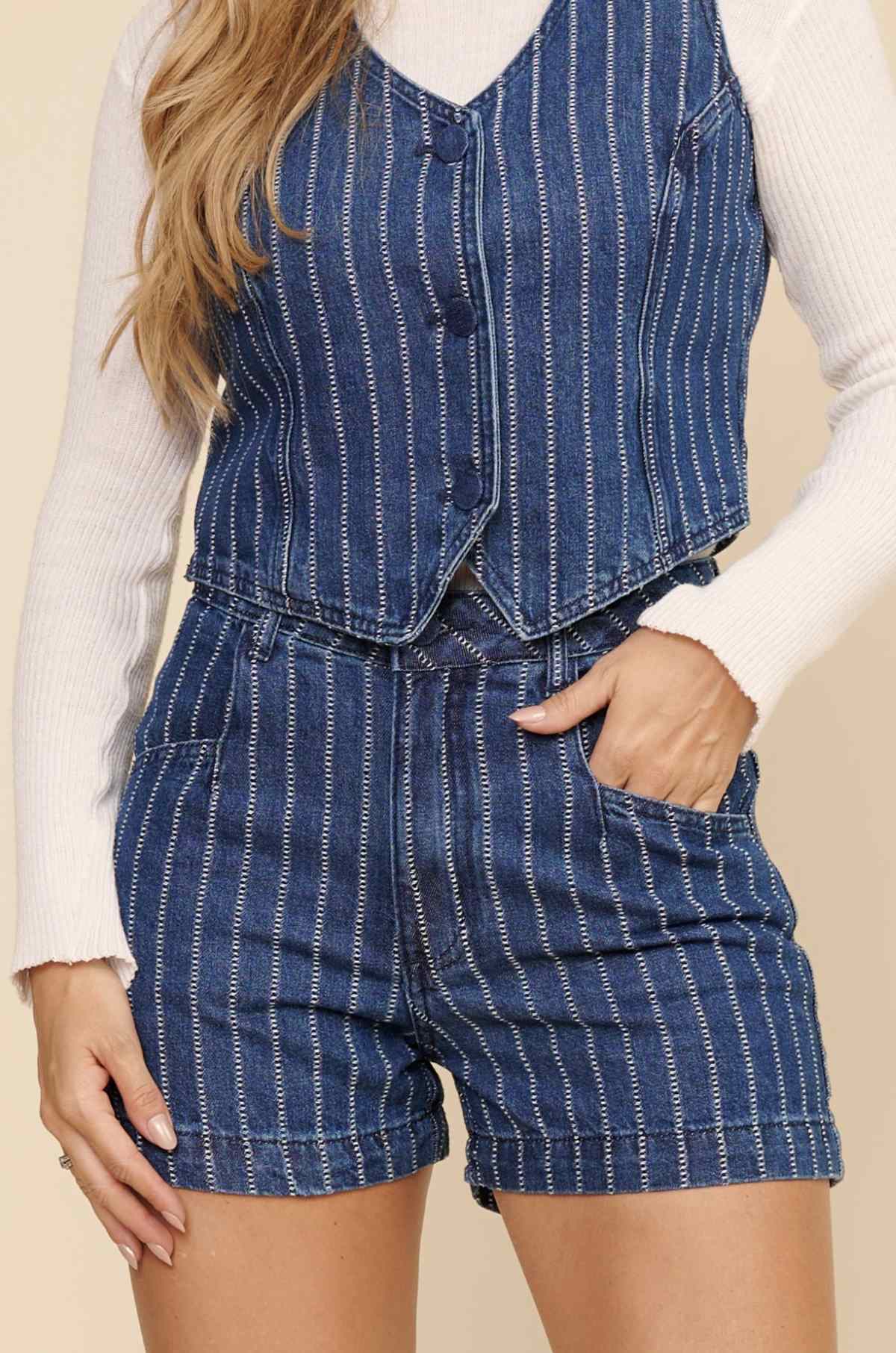 Short Jeans Lottus Azul Risca De Giz Cintura Alta