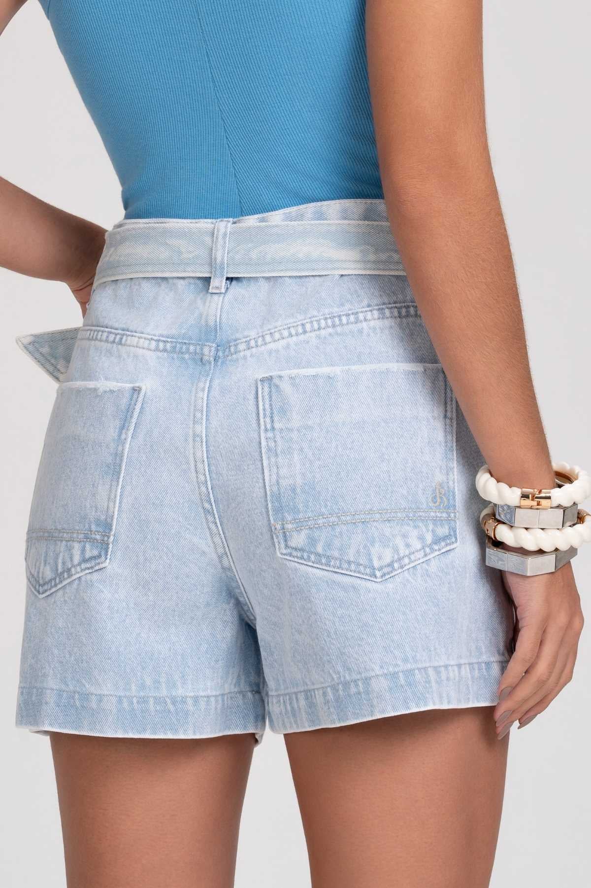 Short Jeans Mom Frysaide Azul Cinto Embutido