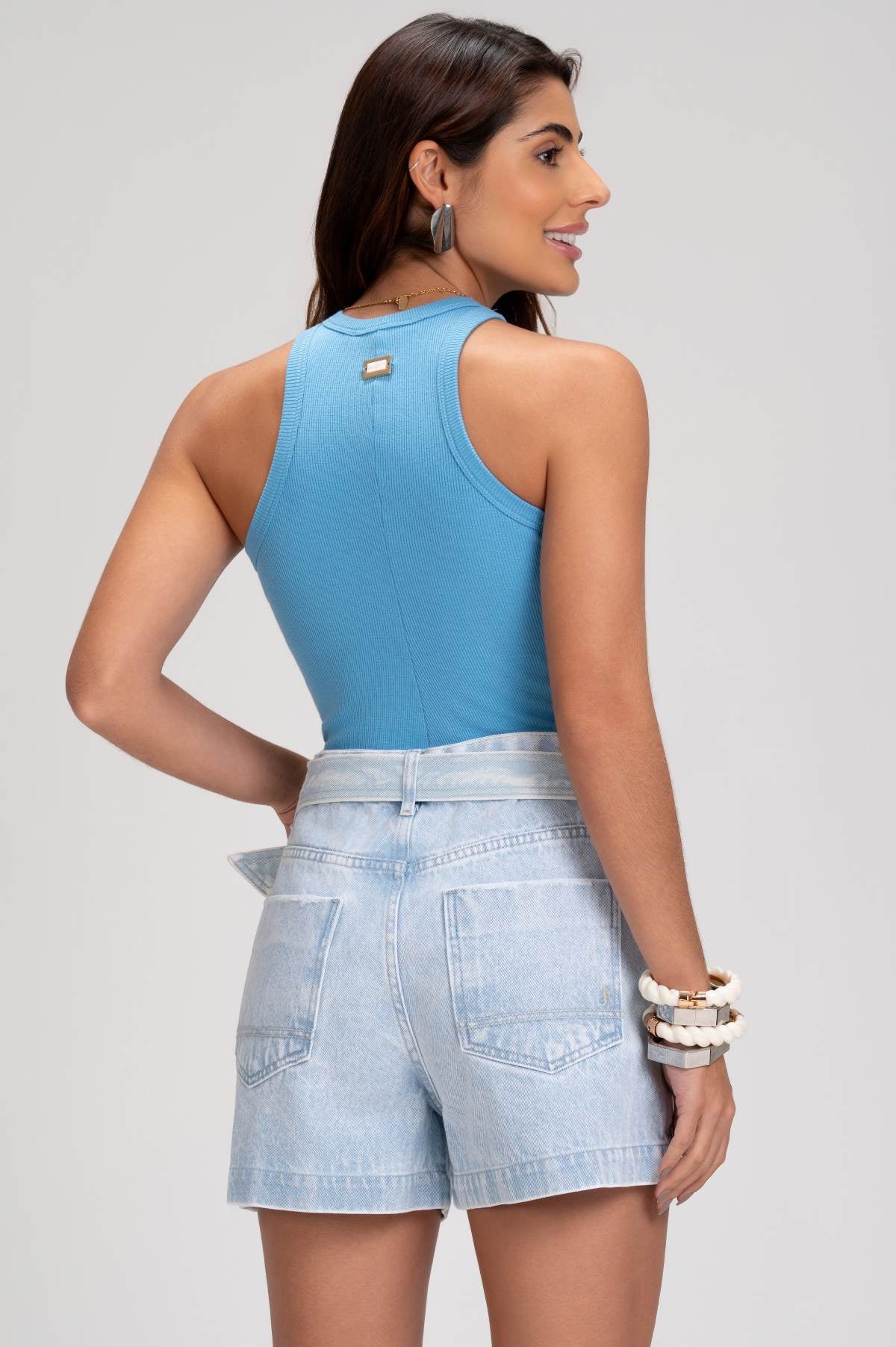 Short Jeans Mom Frysaide Azul Cinto Embutido