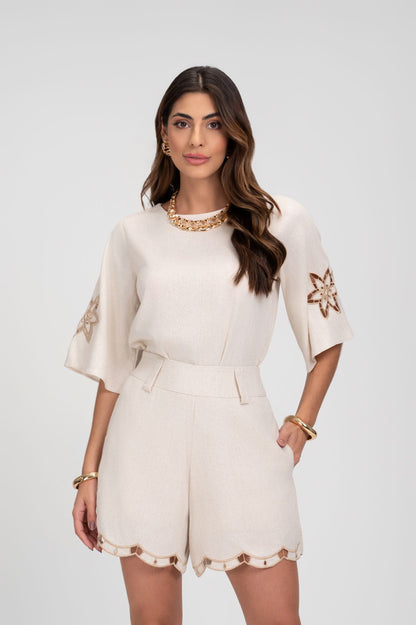 Short Linho Natural Frysaide Com Bordado Contrastante