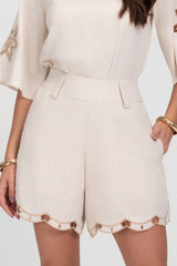 Short Linho Natural Frysaide Com Bordado Contrastante
