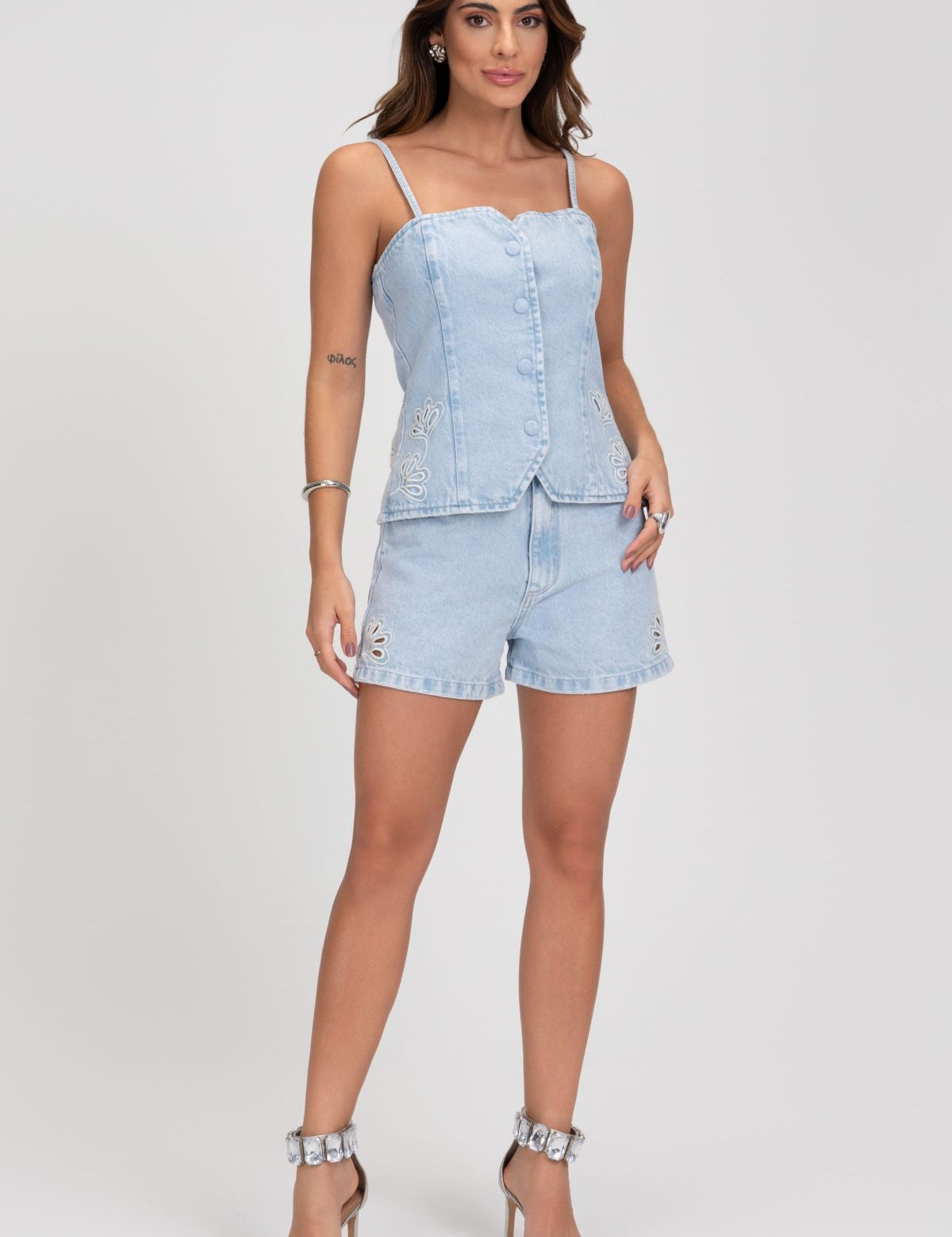 Short Mom Bordado Jeans Frysaide