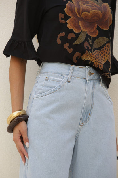 T-Shirt Frysaide Preta Estampa Essence Manga Babado