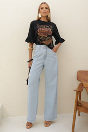 T-Shirt Frysaide Preta Estampa Essence Manga Babado