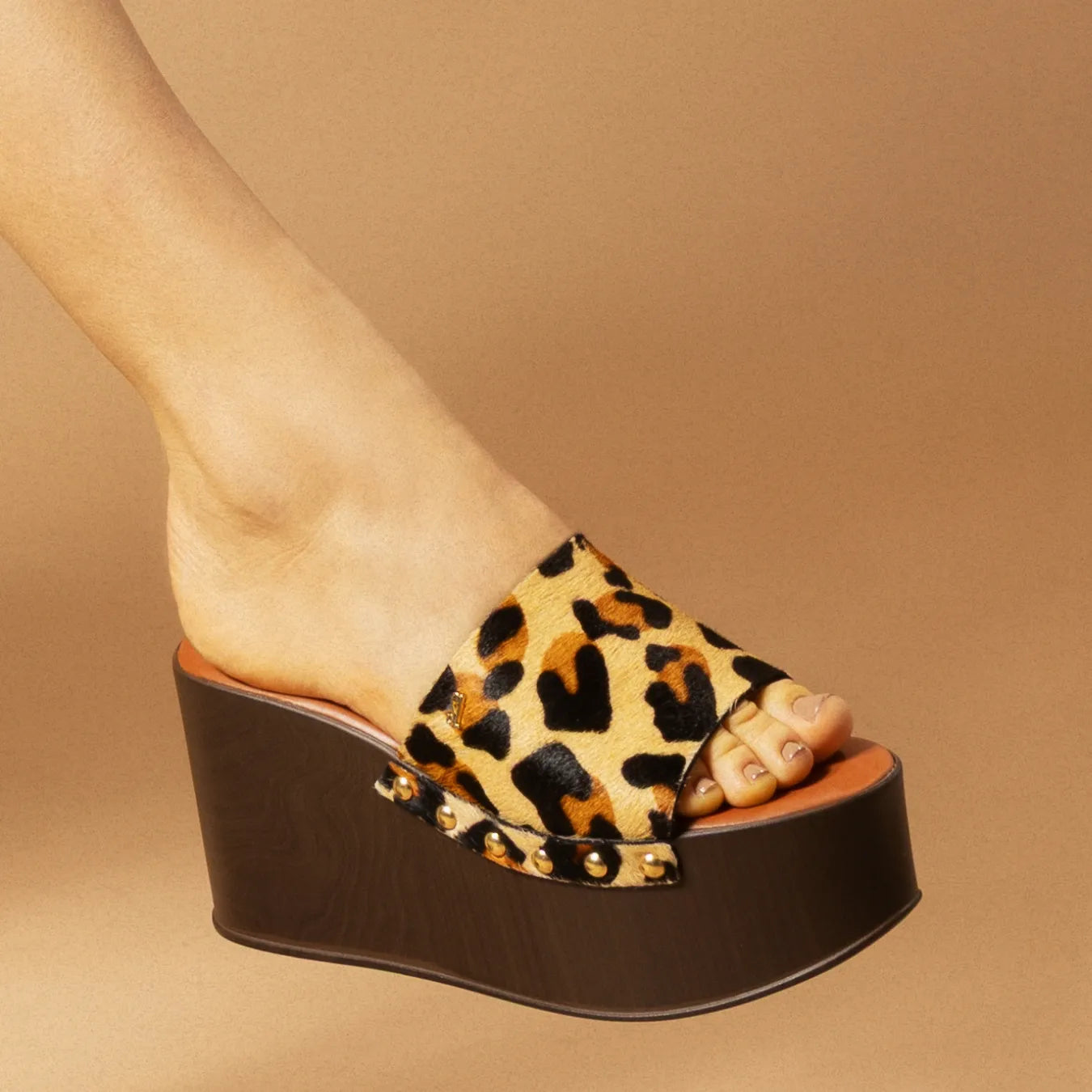 Tamanco Onça Couro Plataforma
