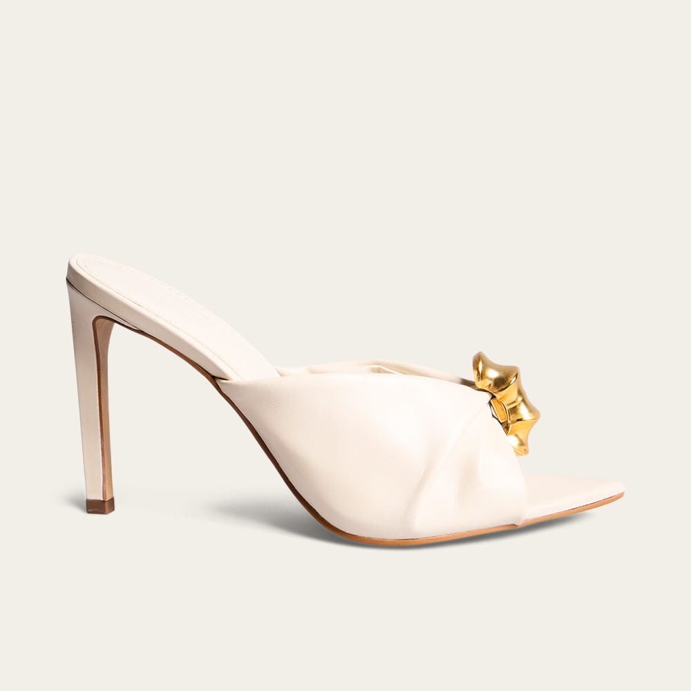 Tamanco Santa Lolla Off White Couro Detalhe Dourado