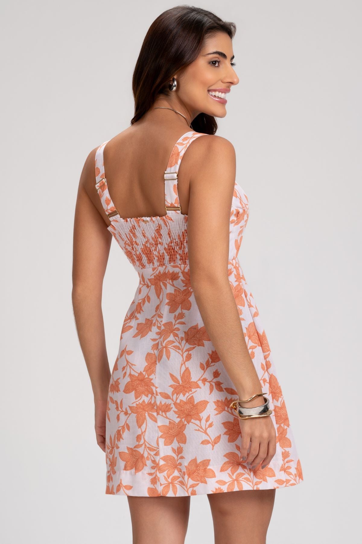 Vestido Curto Frysaide Branco Estampa Floral Lastex