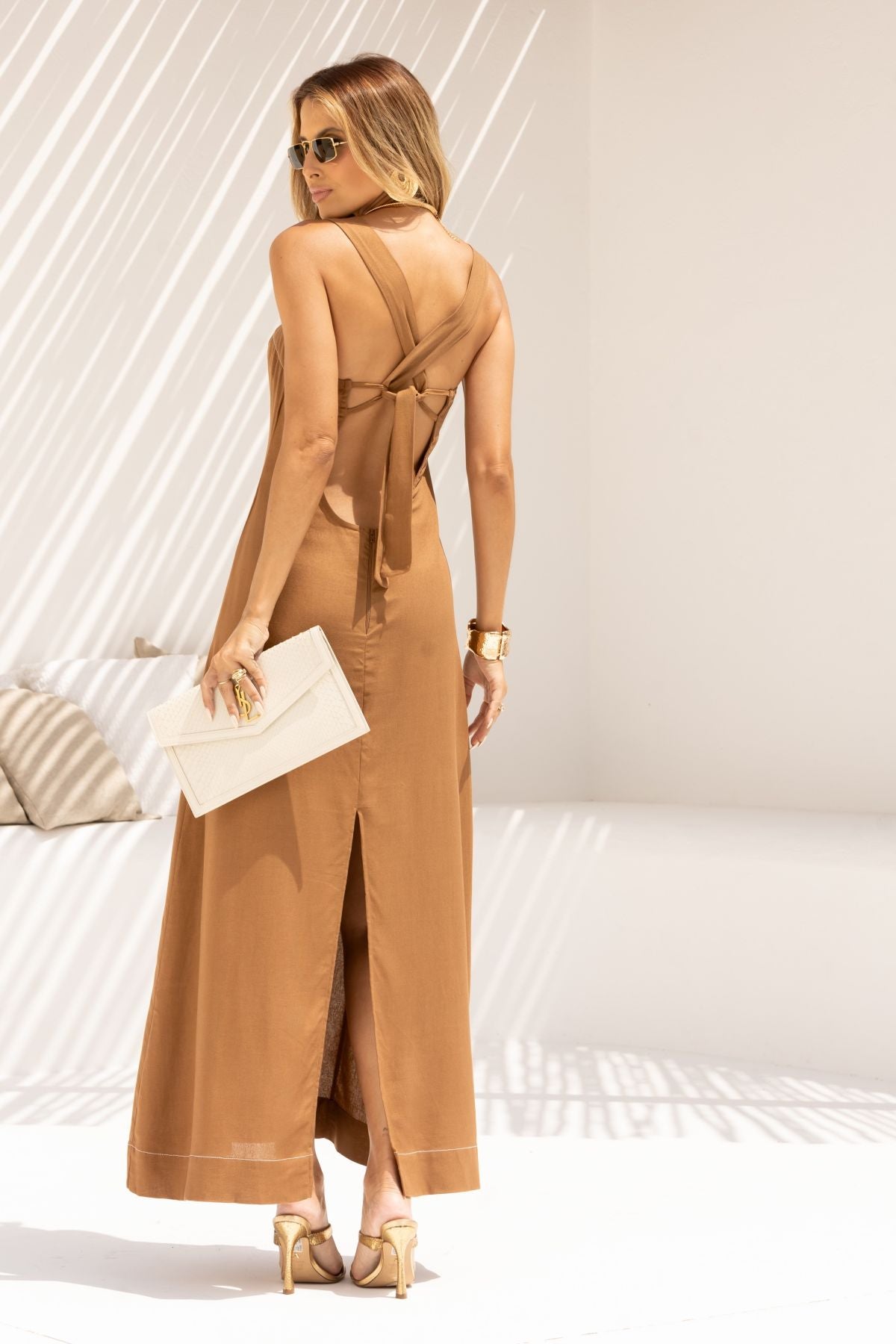 Vestido Frysaide Marrom Frente Única Pesponto Contrastante