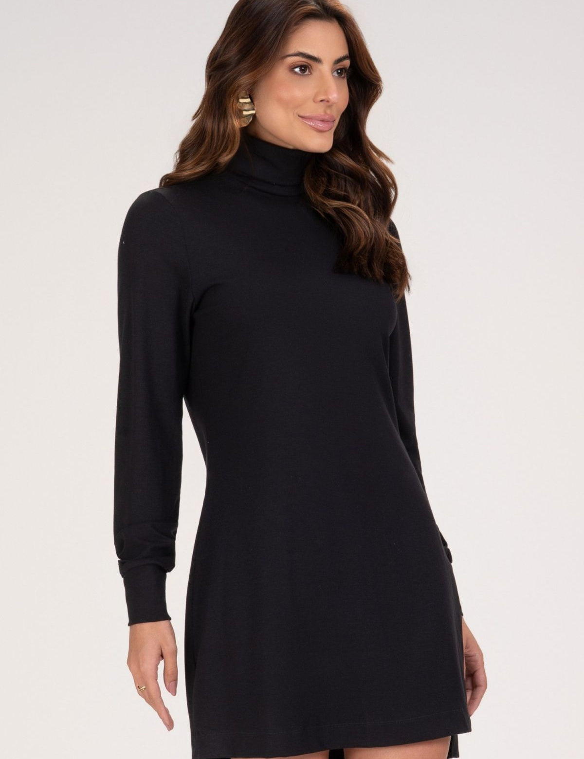 Vestido Frysaide Preto Tricô Gola Alta Curto