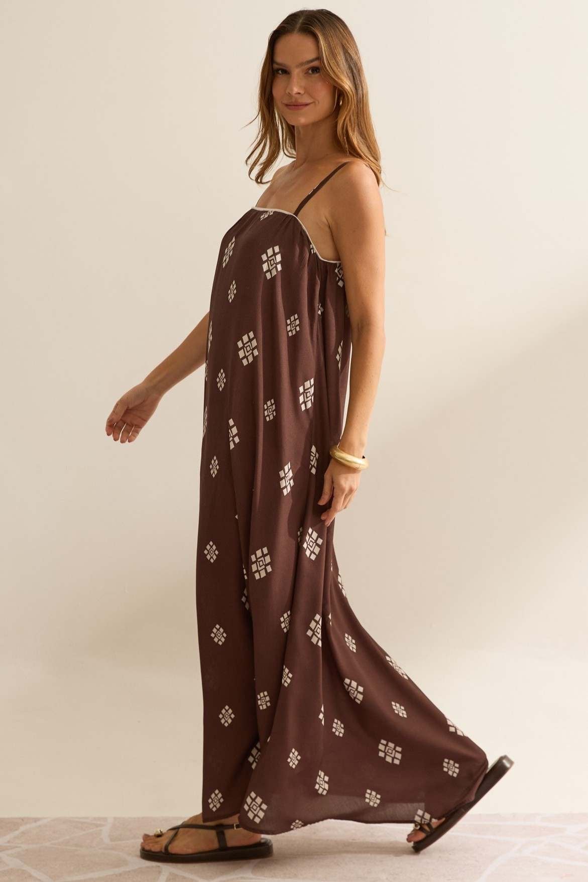 Vestido Longo Flo Maria Marrom Estampa Geométrica