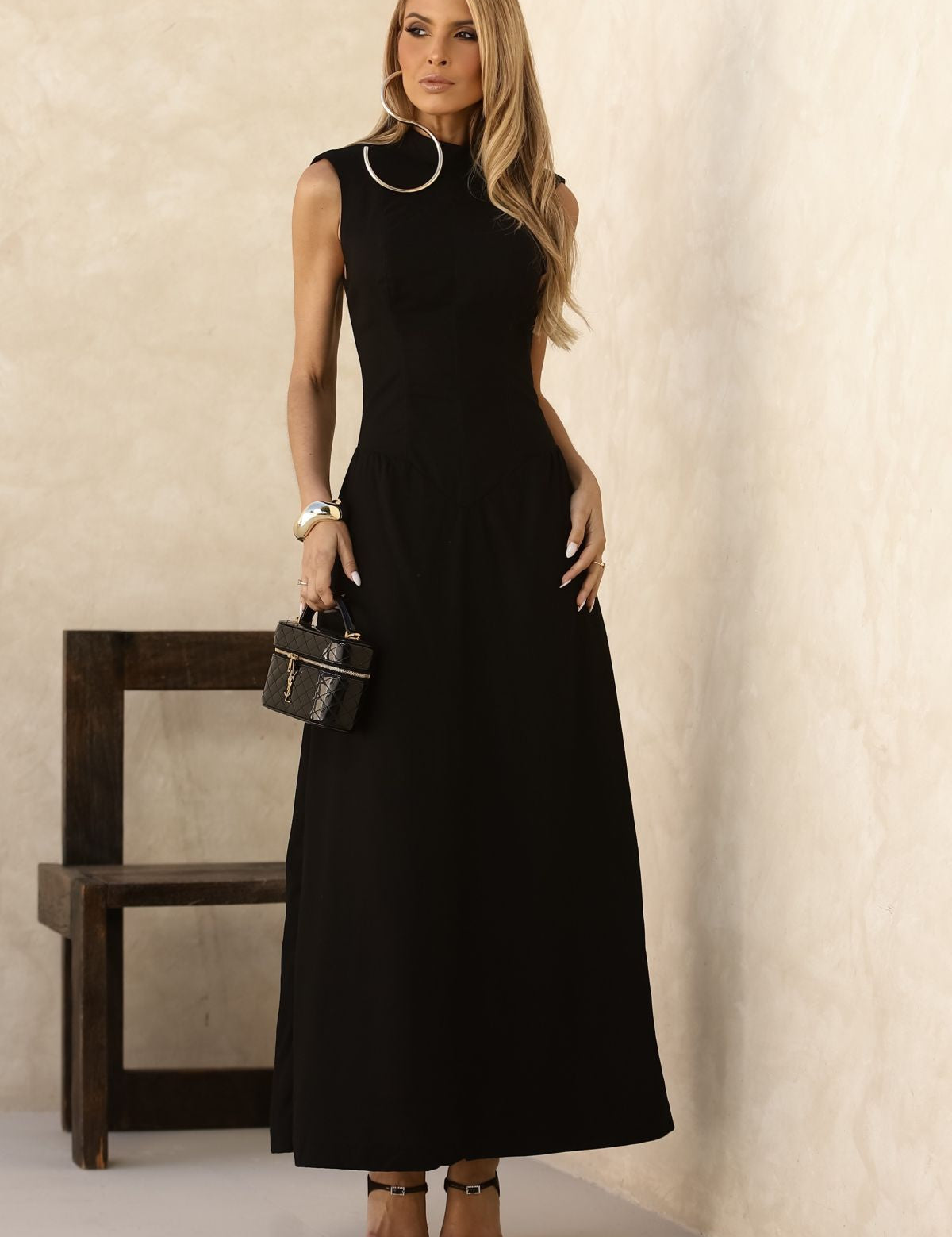 Vestido Longo Frysaide Preto Gola Alta