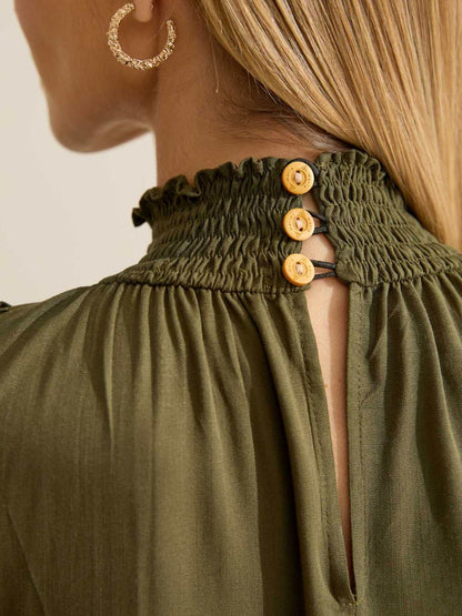 Vestido Midi Flo Maria Verde Gola Alta Recorte Vazado