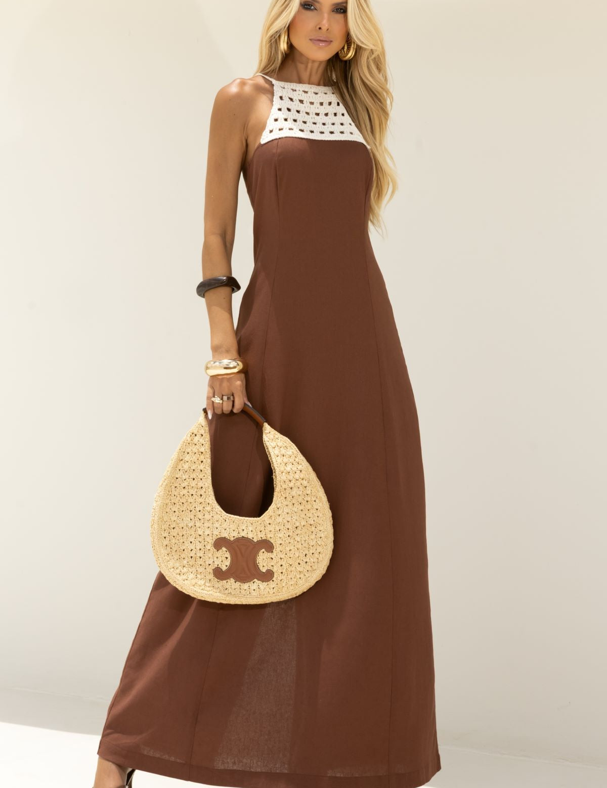Vestido Midi Frysaide Marrom Pala Crochê Costas Vazadas