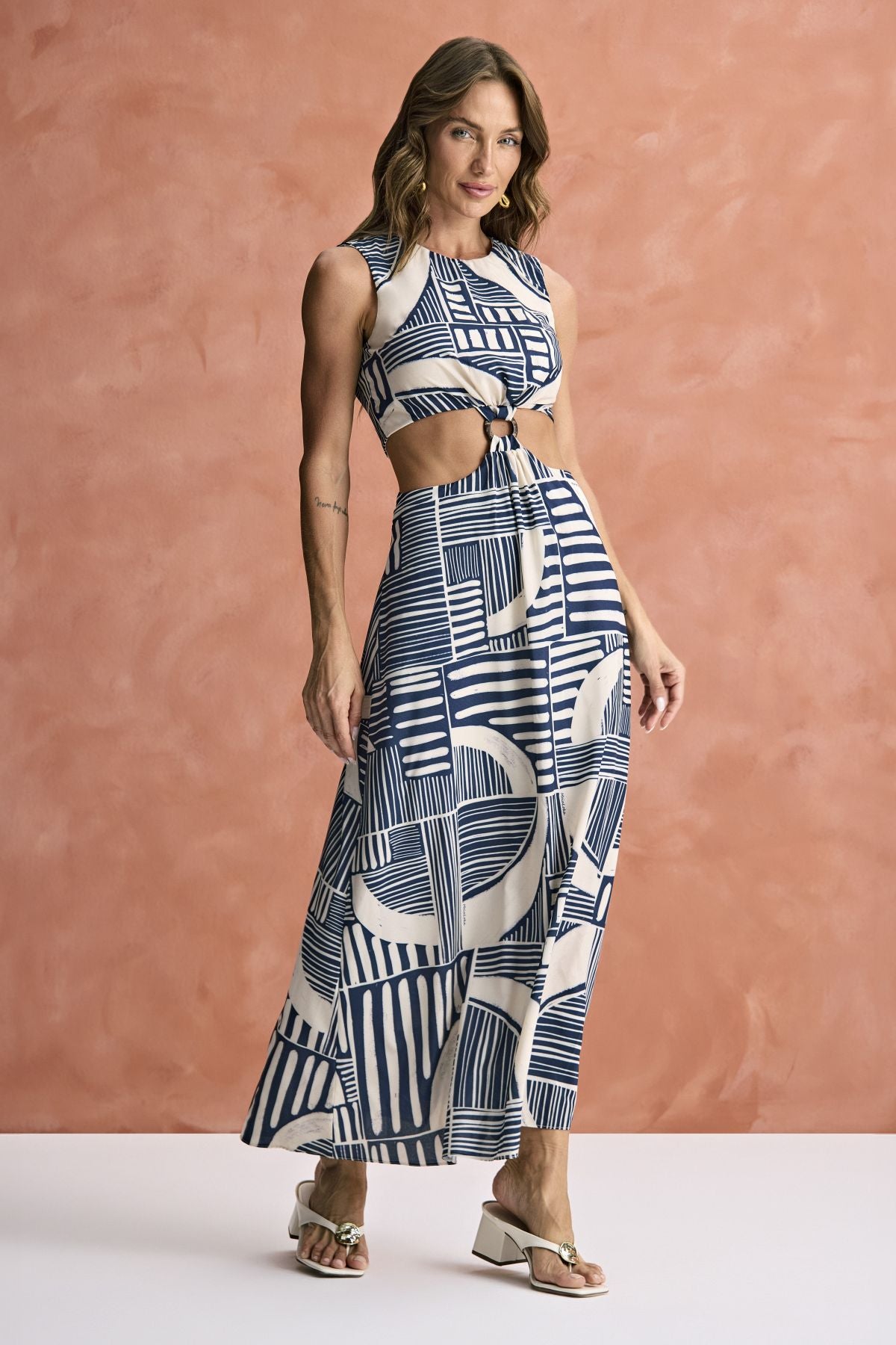 Vestido Midi Geométrico Com Recorte Na Cintura Meia Loka