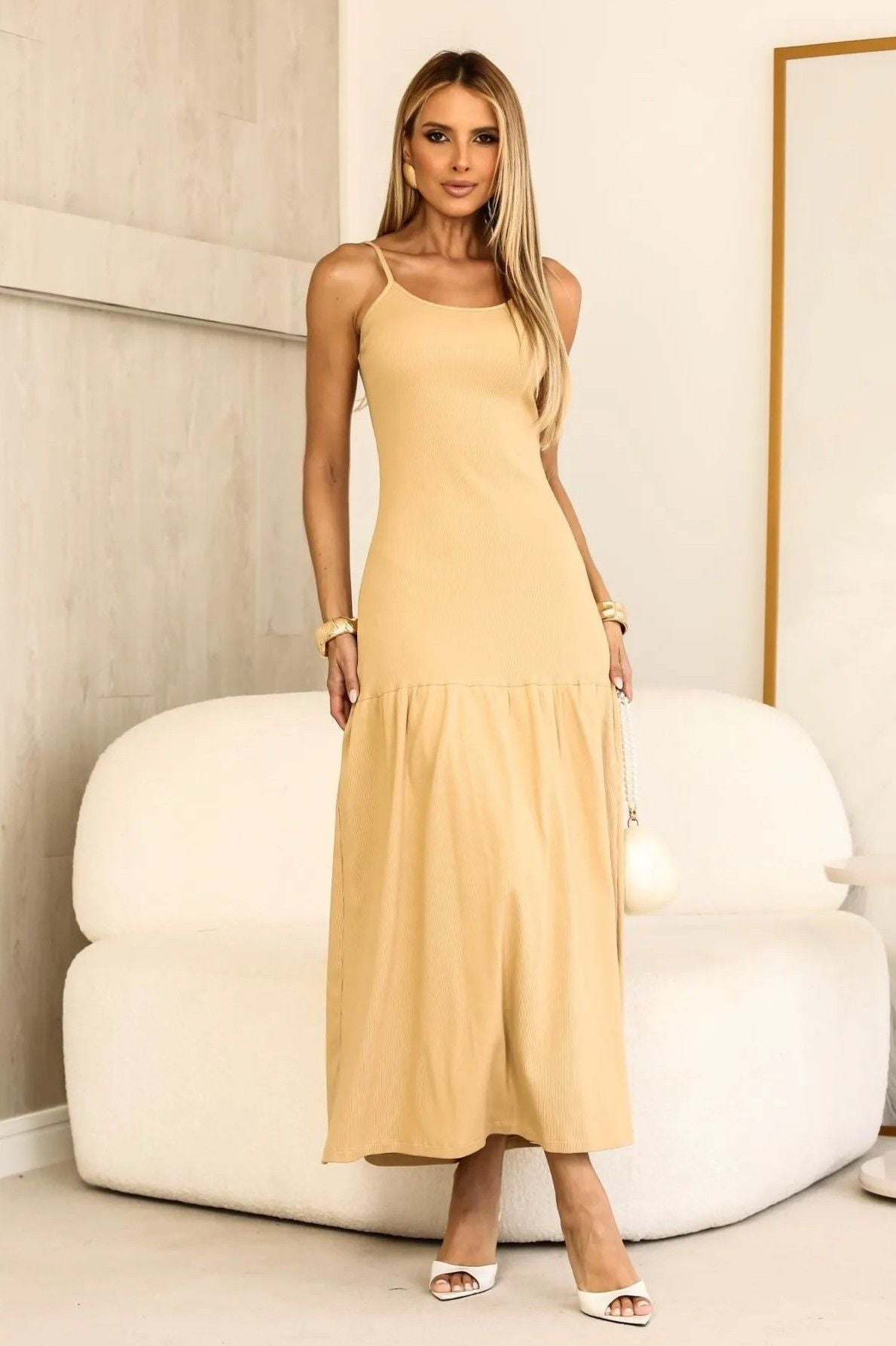 Vestido Super Midi Canelado Com Franzido Bege Frysaide