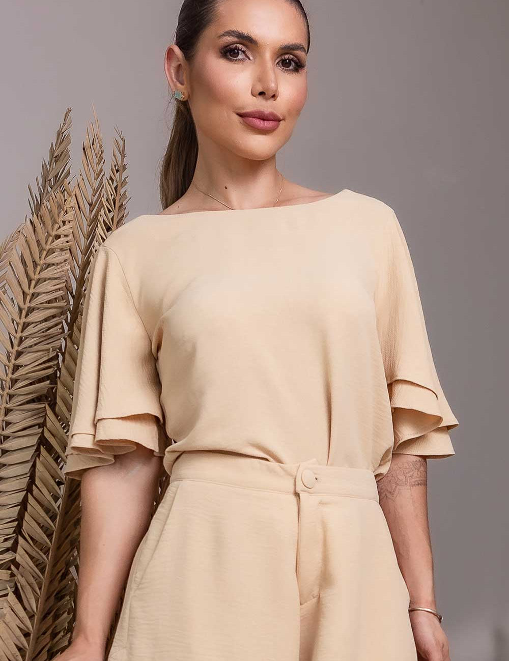 Blusa Casual Bege Babados Frysaide