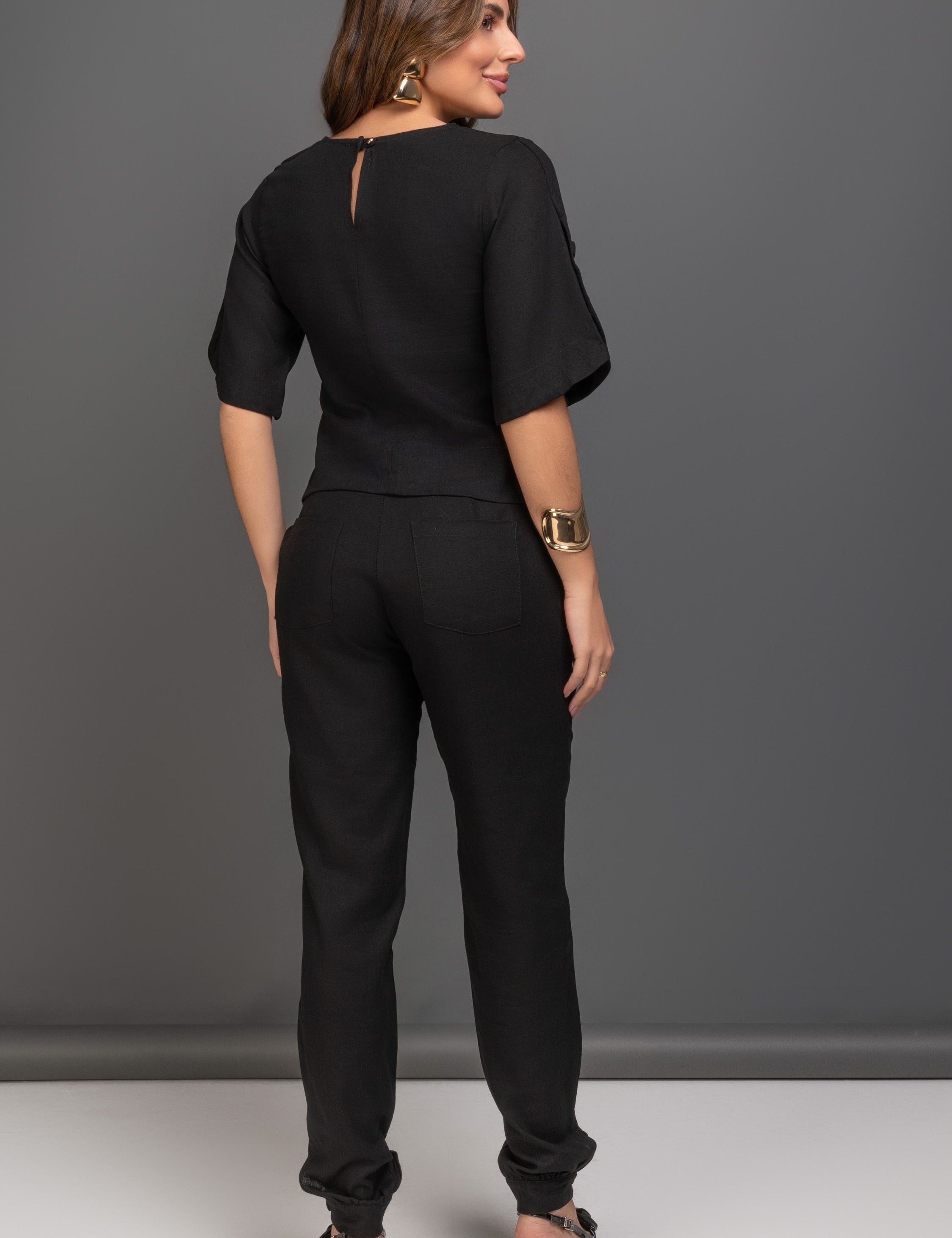 Blusa De Linho Com Abotoamento Nas Mangas Preto Frysaide