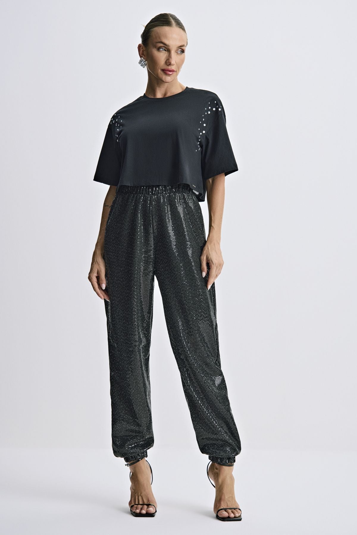 Blusa Preta Ampla Com Strass Meia Loka