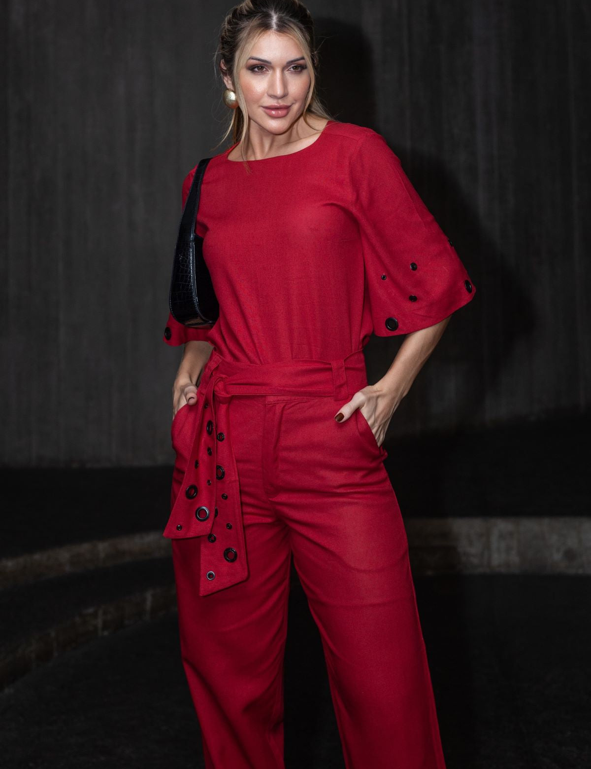 Blusa Vermelha Frysaide Linho Com Ilhós Nas Mangas