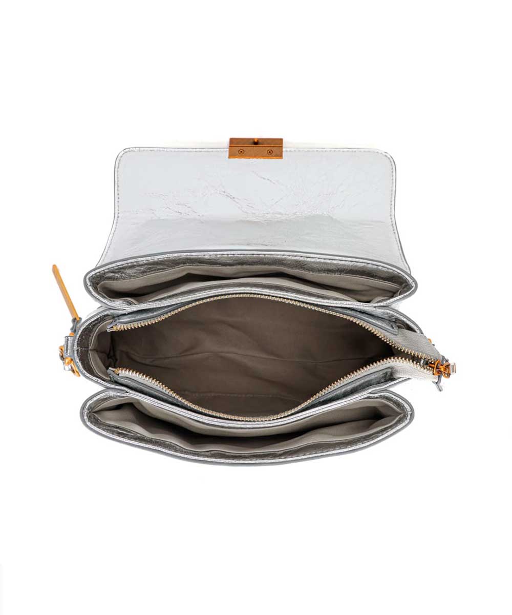 Bolsa Santa Lolla Prata Metalizada