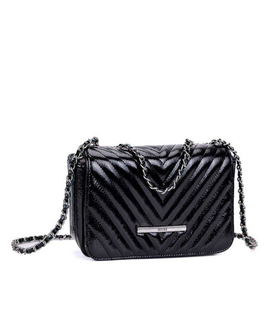 Bolsa Santa Lolla Preta Matelassê Verniz