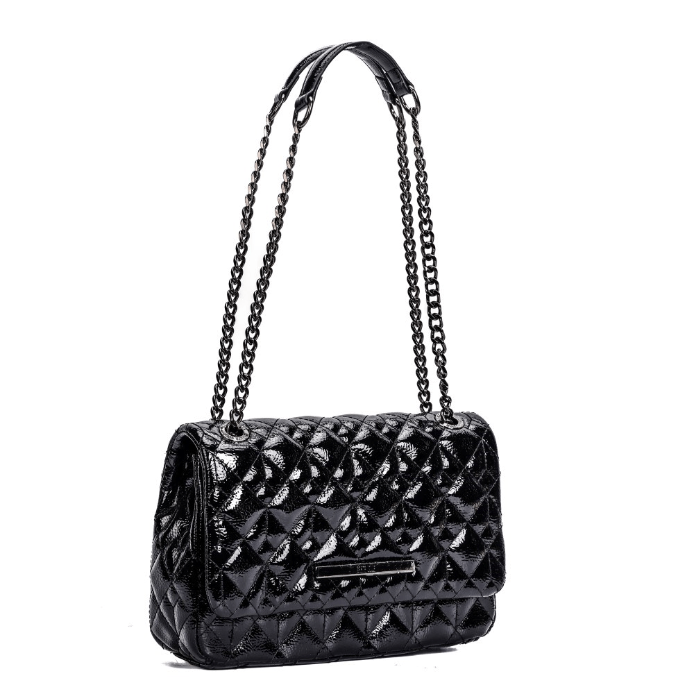 Bolsa Santa Lolla Preta Verniz Matelassê Alça Correntes
