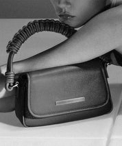 Bolsa Transversal Santa Lolla Preta Alça Tramada