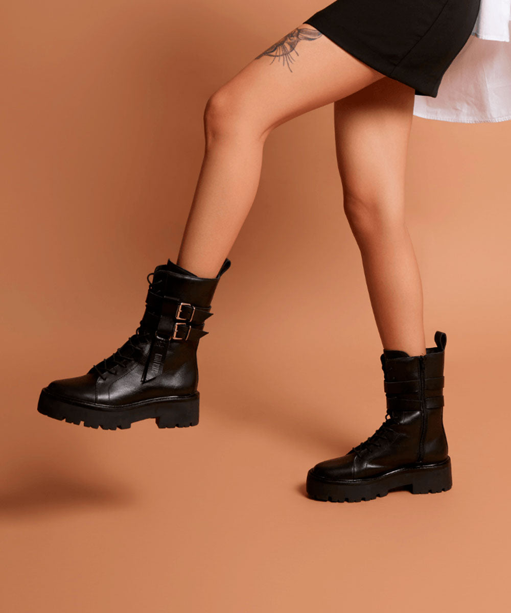 Bota Santa Lolla Tratorada Preta Spikes