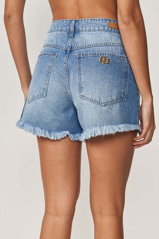 Short Jeans Colcci Azul Claro Barra Desfiada