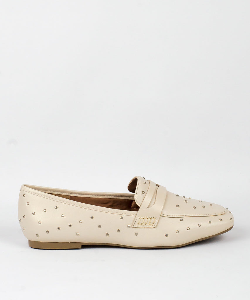 Mocassim Lia Line Off White Couro Tachas