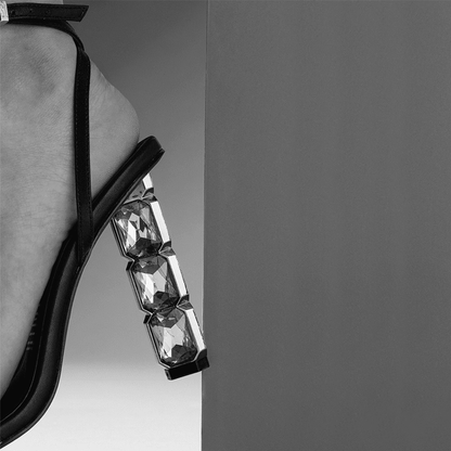 Sandália Santa Lolla Caramelo Salto Pedraria