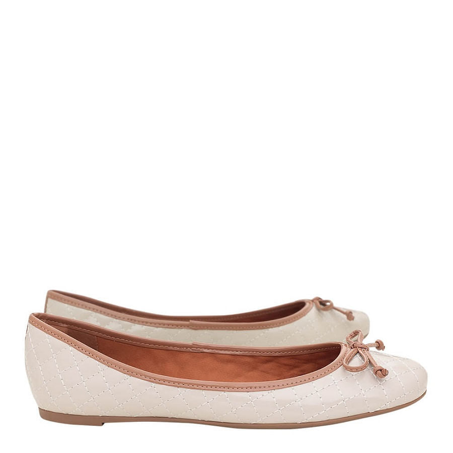 Sapatilha Santa Lolla Off White Verniz Matelassê