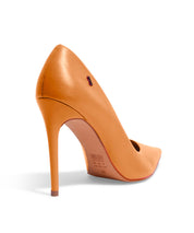 Scarpin Santa Lolla Bico Fino Caramelo