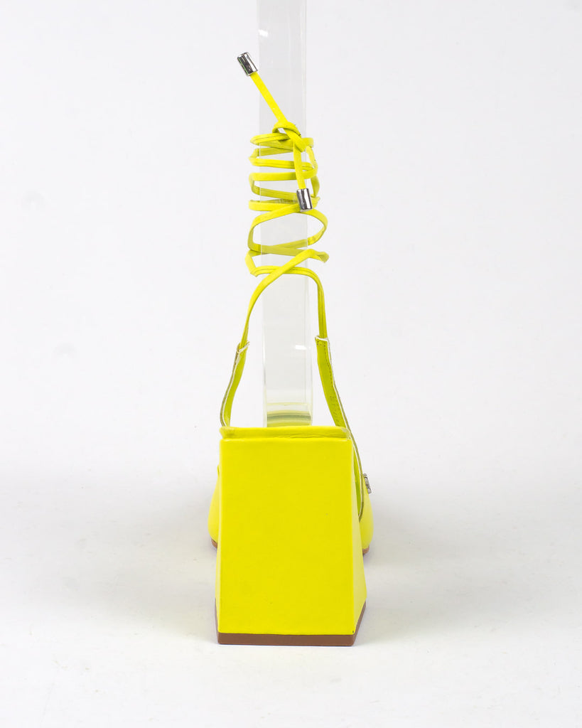 Scarpin Santa Lolla Lima Couro Amarração Salto Grosso