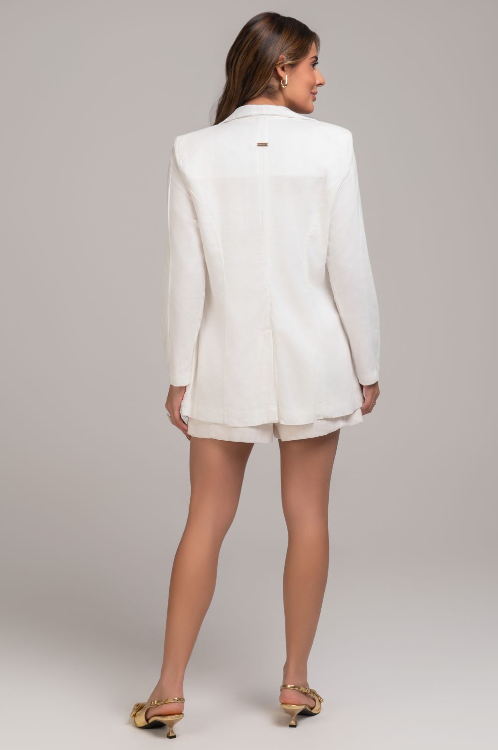 Short De Linho Com Fivela Natural Frysaide