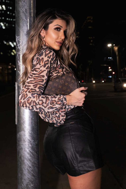 Short Preto Couro Frysaide